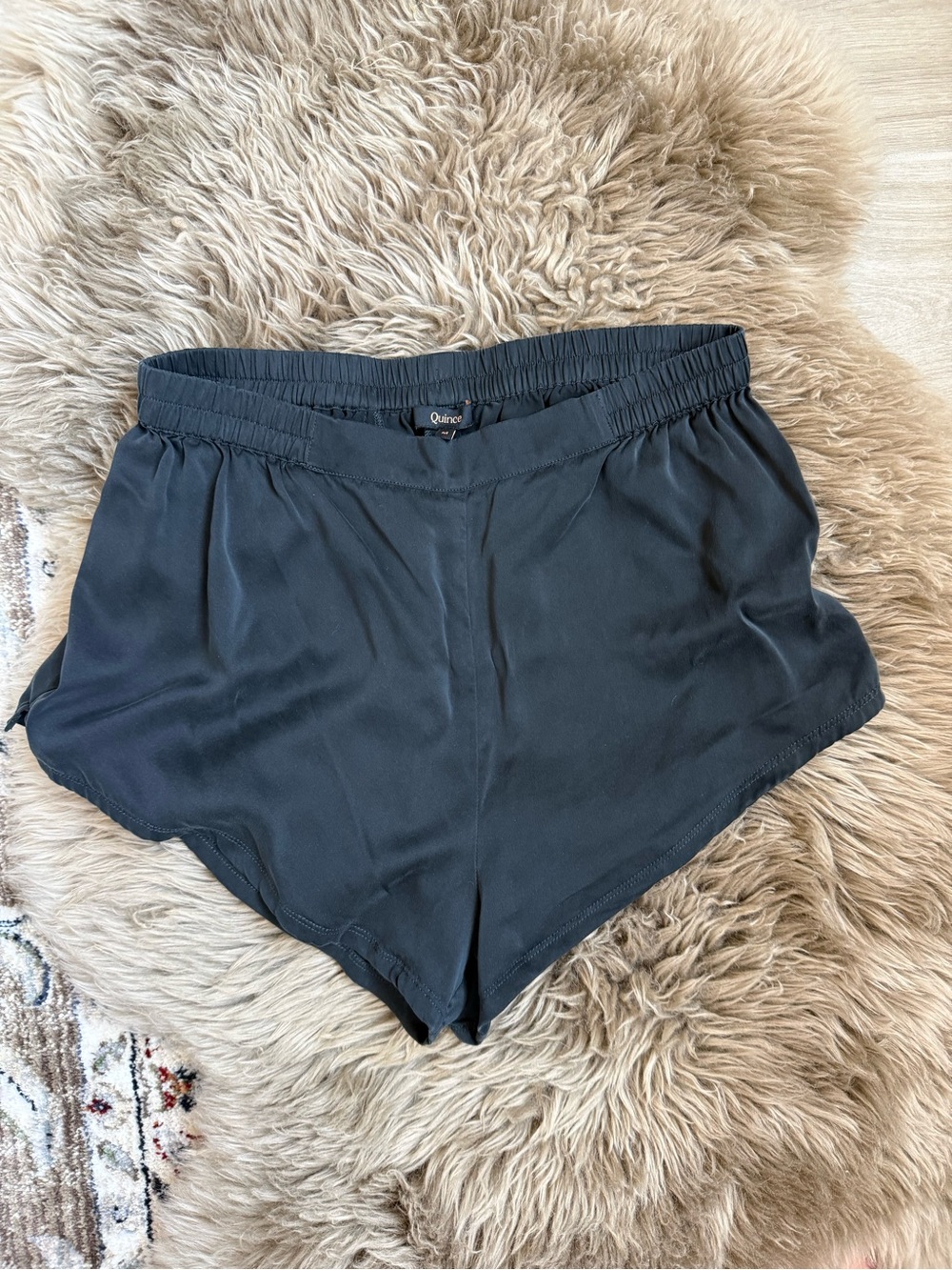 Quince 100% Washable Silk Pajama Shorts Black Womens Medium Sleep Lounge - Picture 2 of 6